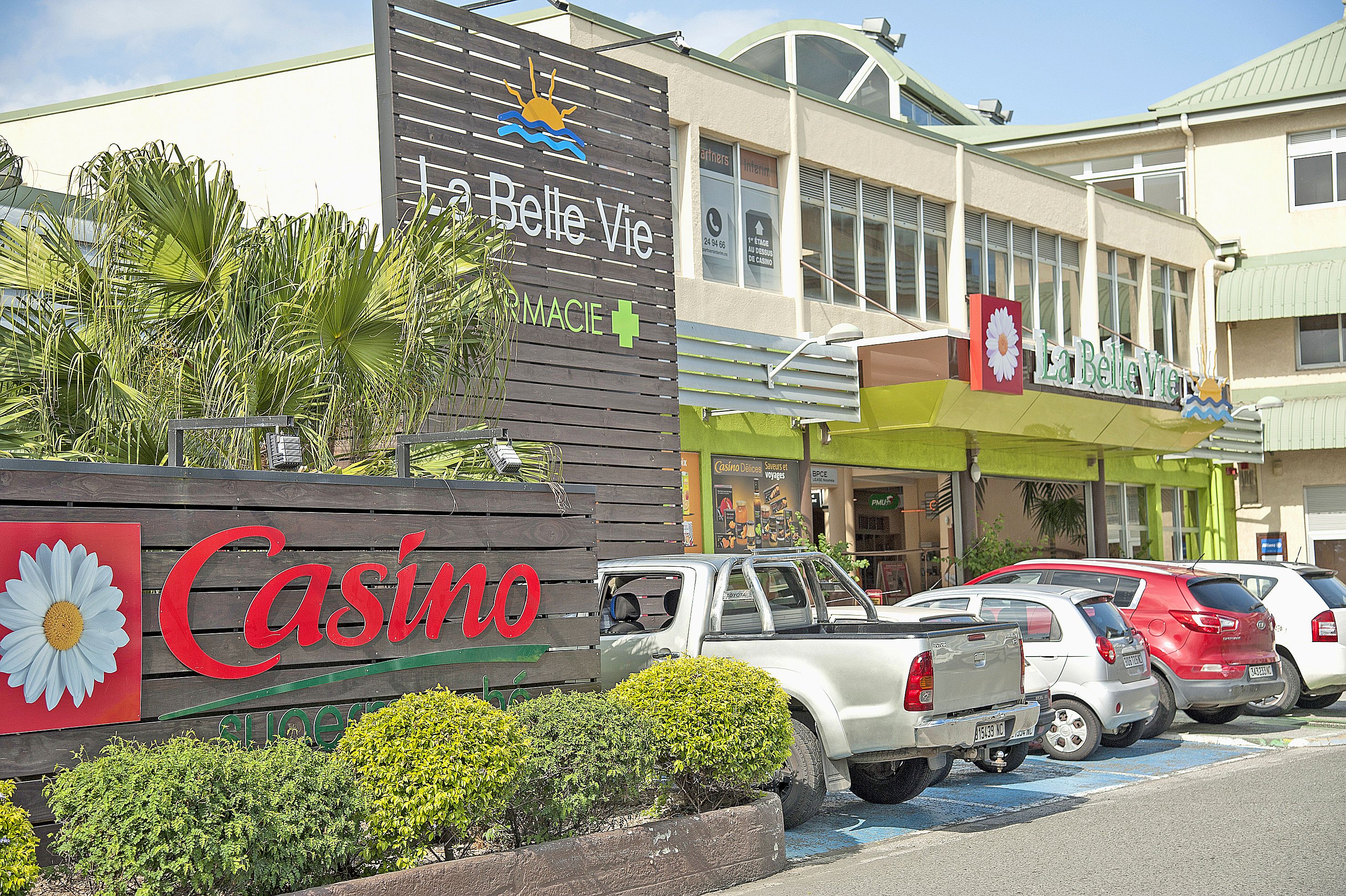 Le supermarché est considéré comme la locomotive du centre commercial La Belle Vie. 