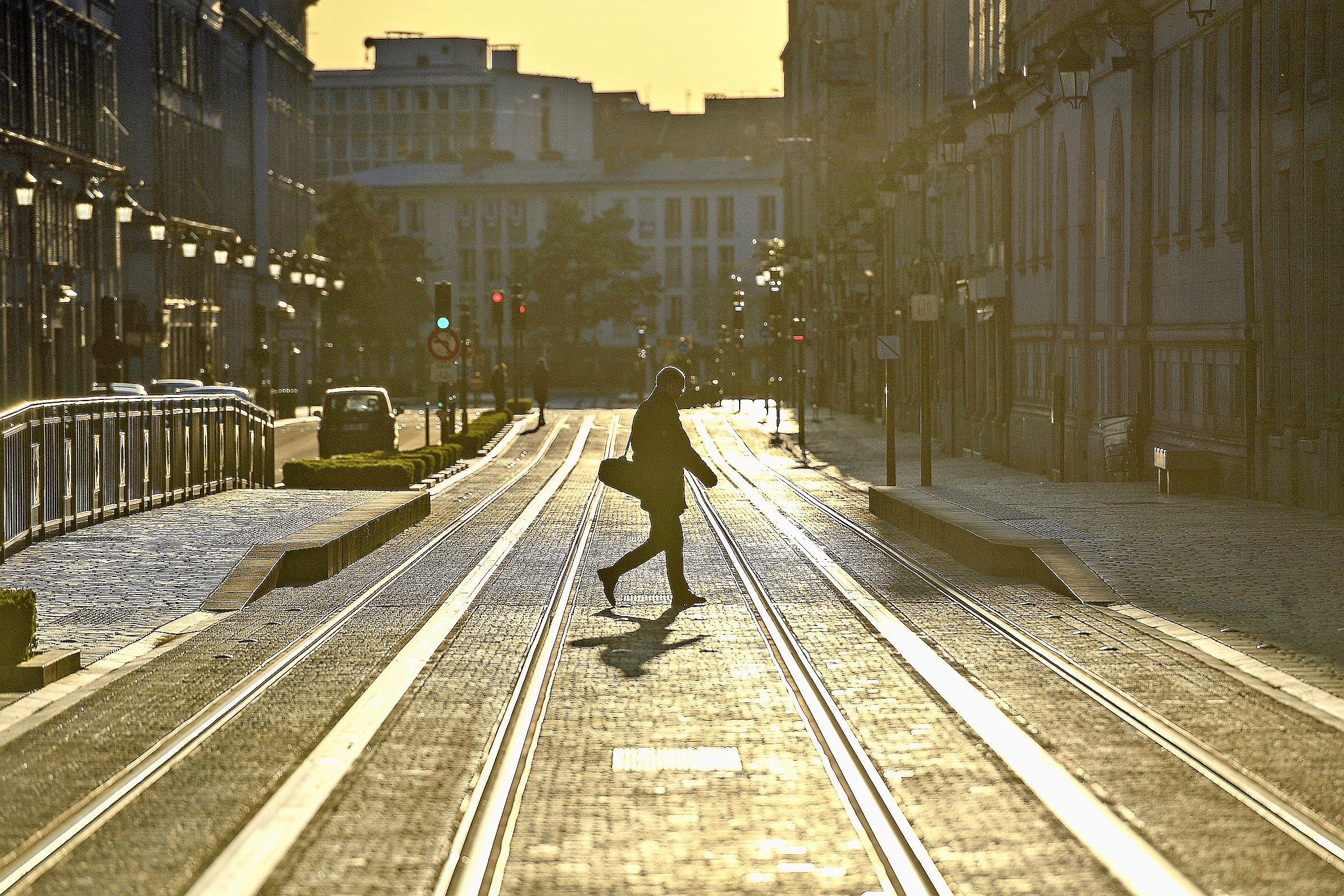 Si l’extrême droite réclame un couvre-feu généralisé, le gouvernement  se montre plus prudent, préférant agir au cas par cas. Photo AFP