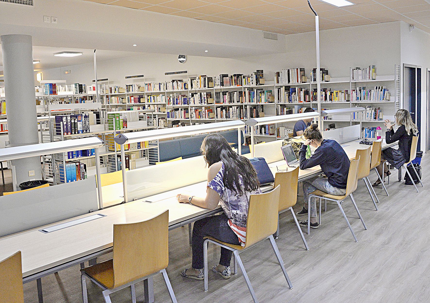 Plus encore aujourd’hui, les étudiants doivent gagner en autonomie pour rester motivés et étudier à distance de leurs professeurs.Photo Archives LNC