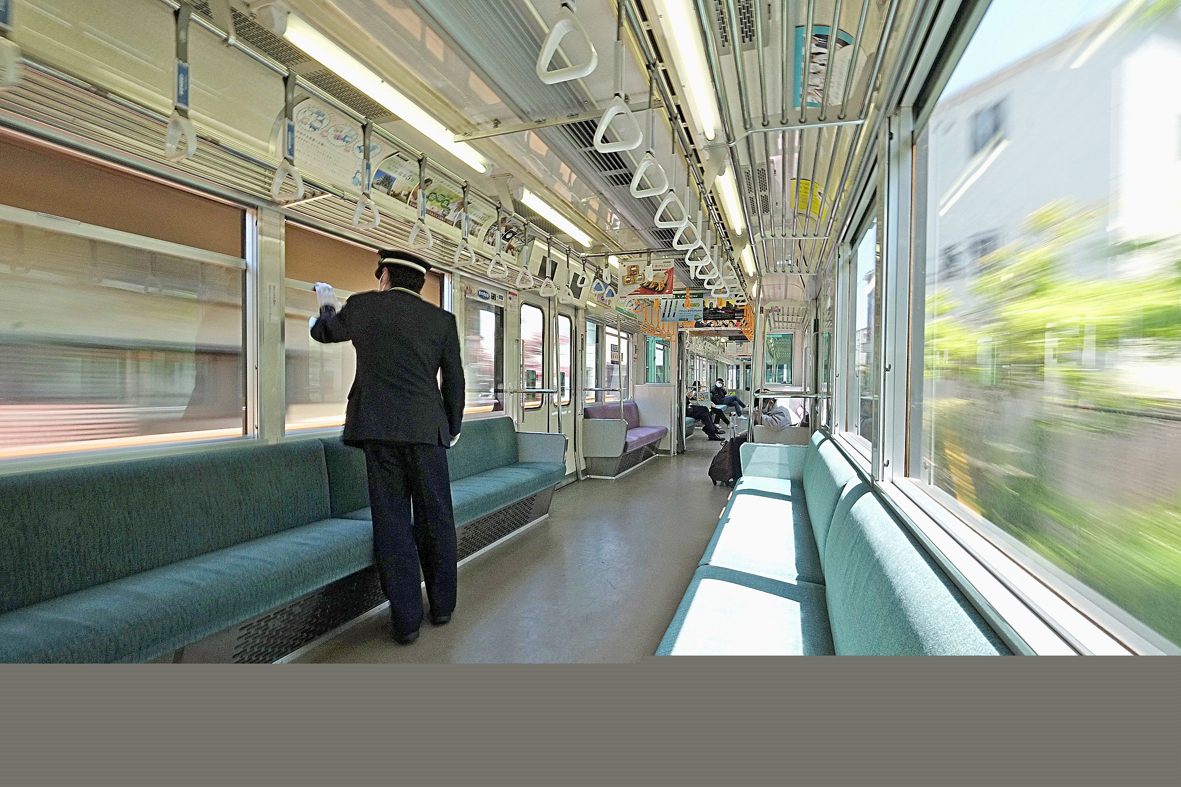 Le télétravail, très peu usité au Japon, permet aussi  de désengorger les transports.Photo AFP