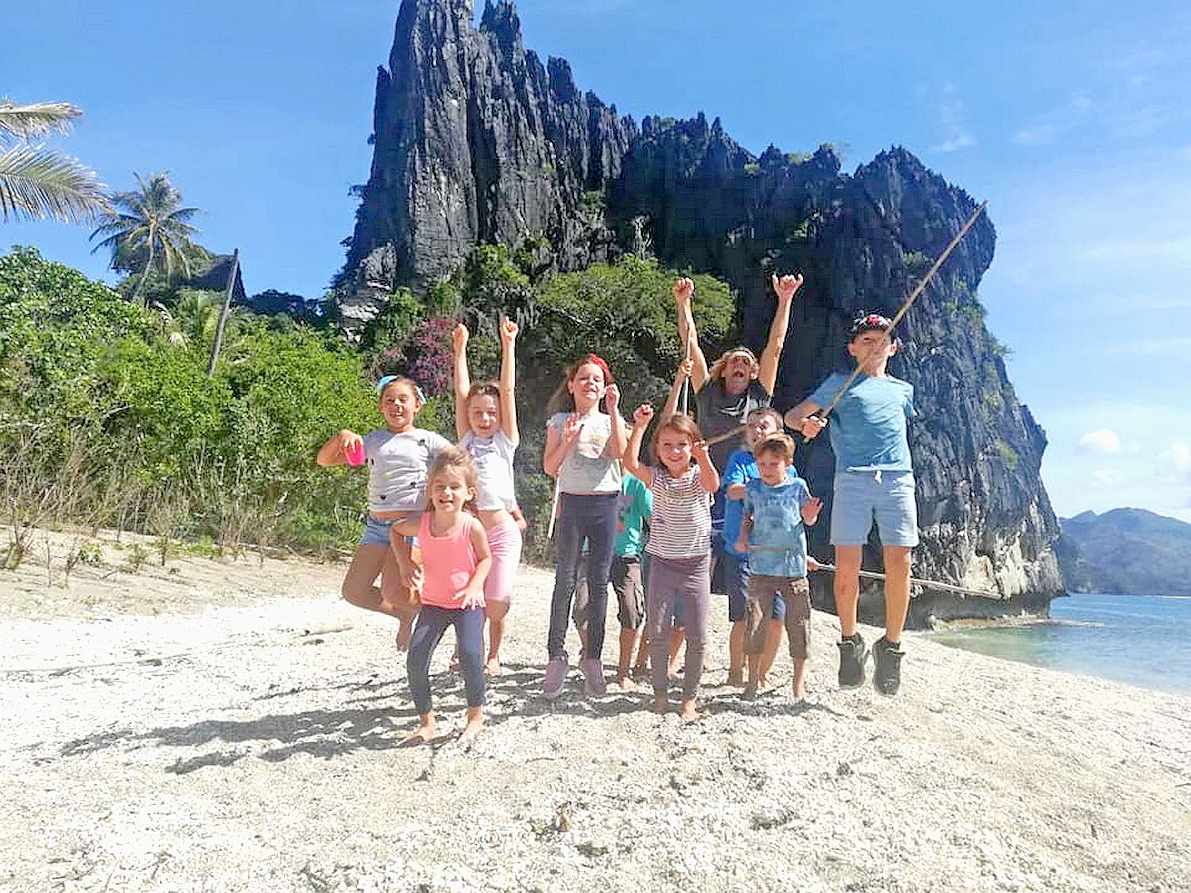 Bien arrivés à Hienghène, ils ont enchaîné et alterné activités et repos, dans la bienveillance et la bonne humeur. Inscriptions aux prochaines sorties au 54 84 05 ou par e-mail à : lescocosvkp@gmail.com.