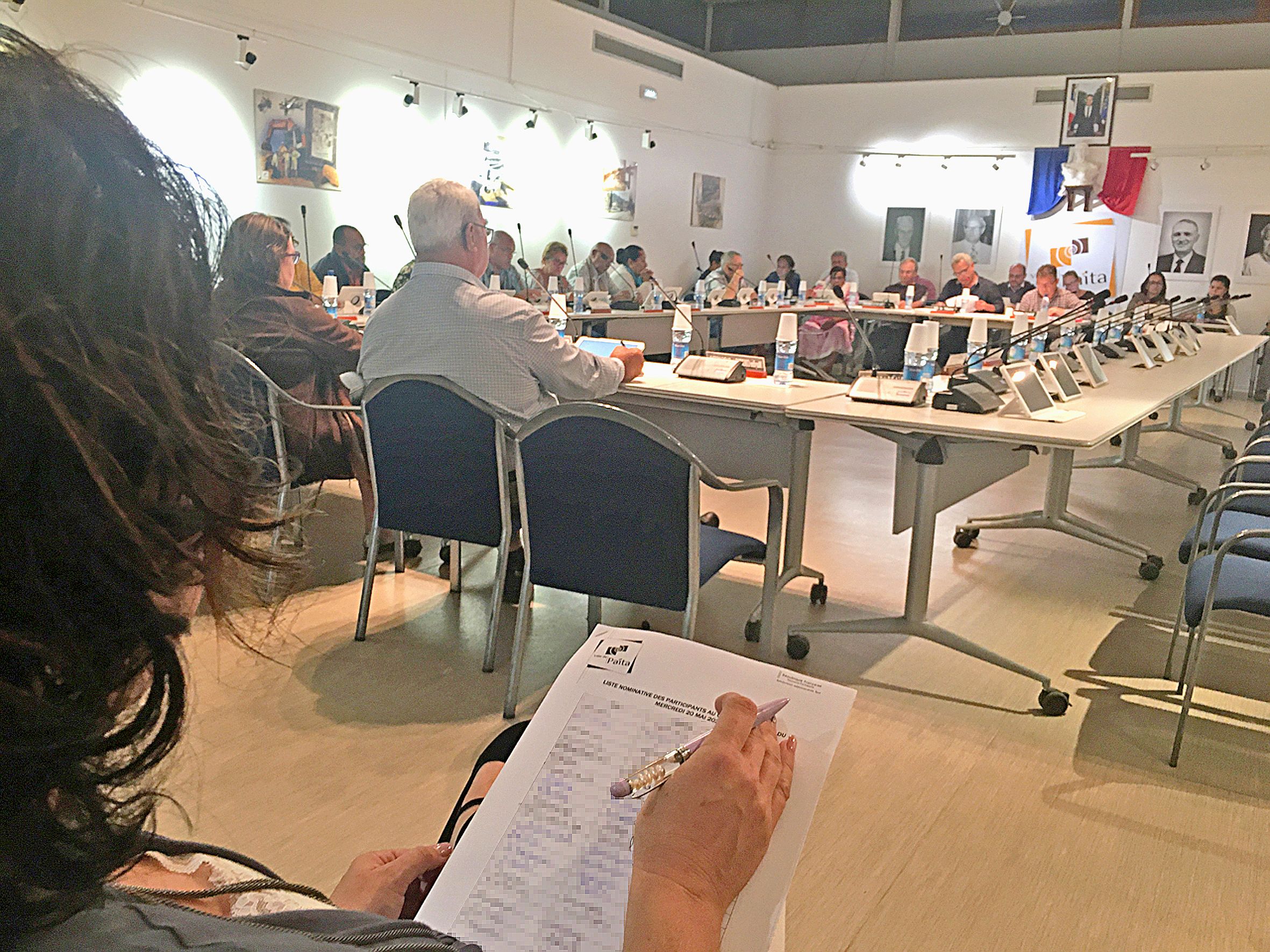 Comme dans toute manifestation rassemblant du public, une liste d’émargement avec noms et contacts des participants a été remplie.