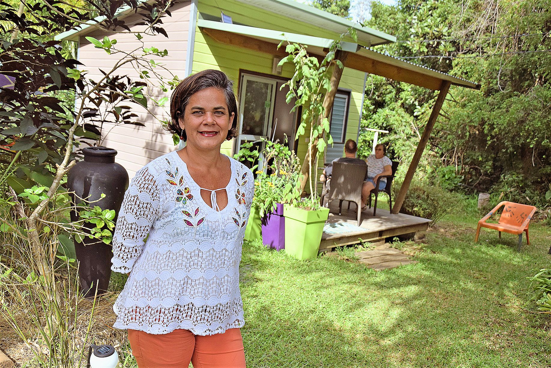 A Païta, le gîte Lézard Home, tenu par Sonia Clavel, voit les clients revenir le week-end. Photo MRB