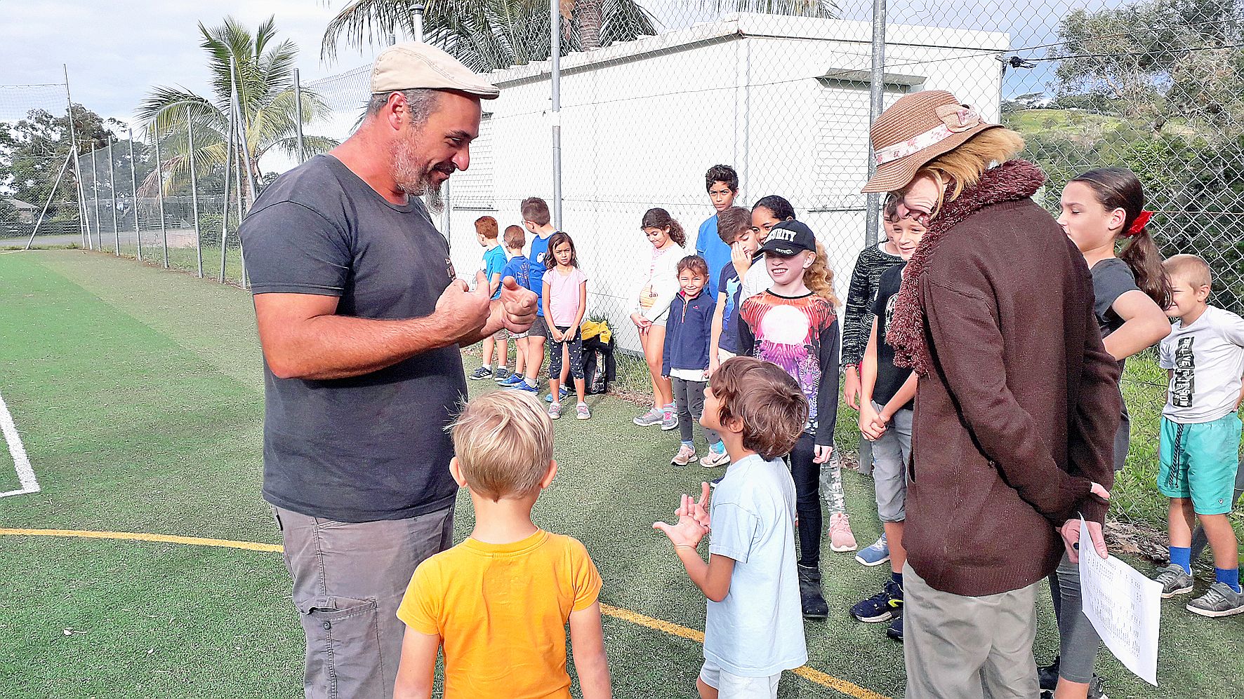Après des explications distillées par Ben de Rue,  de l’association Le Chapitô, les ateliers étaient lancés.