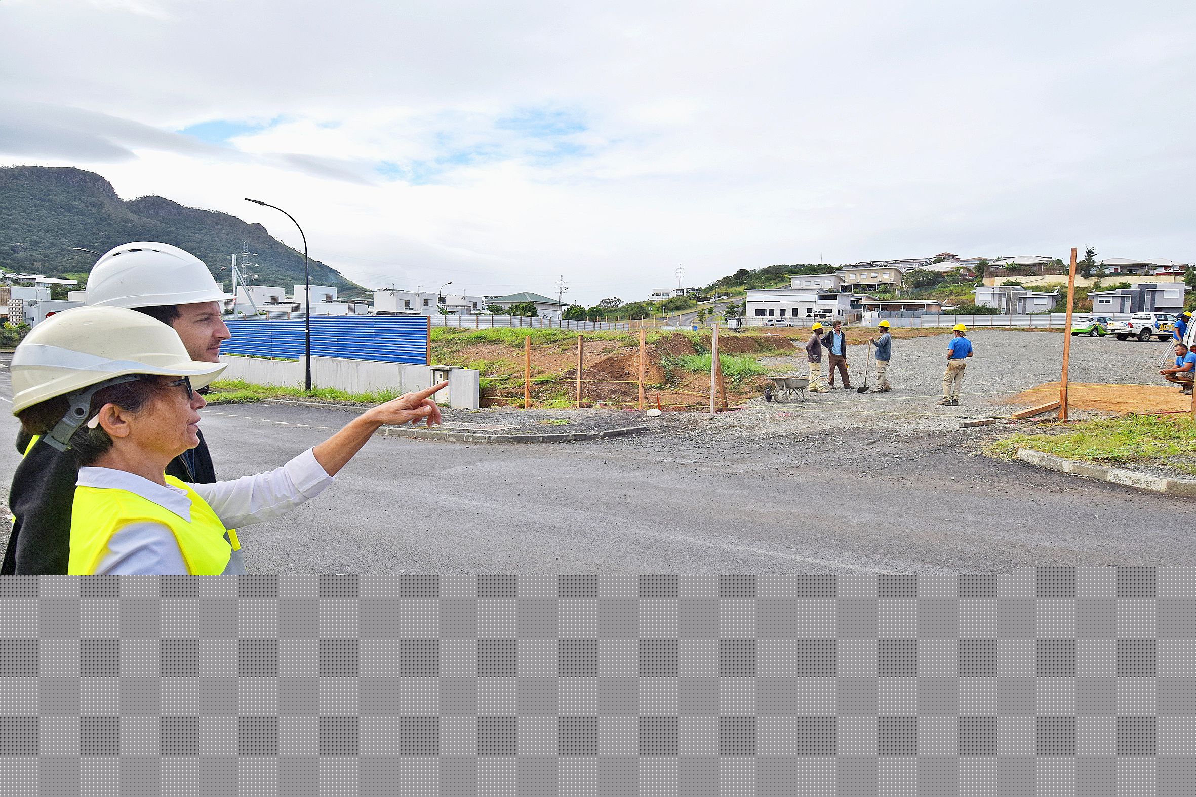 Nathalie Marchand et David Weisz ont fait le point hier matin avec l’exécutif et l’entreprise ACTB, en charge du gros œuvre.