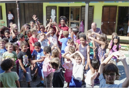 Les enfants de l\'école Candide-Koch ont pu poser toutes leurs questions aux artistes jeudi dernier.
