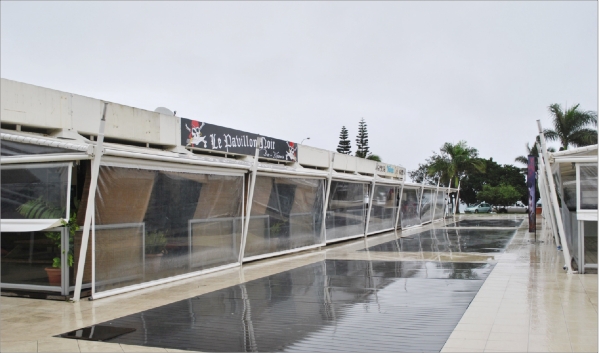 Les faits se sont produits dans l\'allée du complexe de la Baie-des-Citrons.