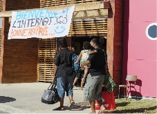 Les internes quitteront les lieux chaque week-end pour rejoindre  les correspondants, de la famille ou des amis des parents.