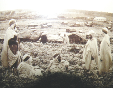 A Kunié, les Kabyles faisaient notamment de l\'élevage et fabriquaient du fromage qu\'ils vendaient aux communards.