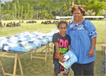 Clés USB, tee-shirts ou porte-téléphone ont été remis aux gagnants. En tout, quatorze équipes ont été récompensées et auront la chance de se rendre à Touho pour la grande finale, le 15 novembre. C'est le comité provincial Nord sports et loisirs qui a fina