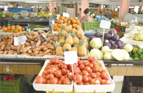 Entre mars et novembre 2013, 180 échantillons ont été prélevés chez 97 agriculteurs. 1,7 % de ces échantillons ont présenté un dépassement de limite maximale de résidus.