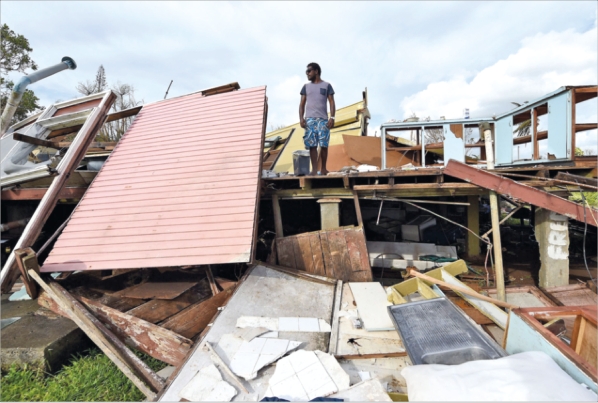 L'étendue exacte des dégâts et des besoins dans les 80 îles de l'archipel est difficile à mesurer. Selon l'ONG Save the children, 15 000 habitants ont perdu leur logement dans la capitale.