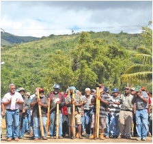L'entrée des représentants des sept pays invités par les coutumiers de Canala. Cette année, c'est l'aire Xârâcùù qui a accueilli la fête.