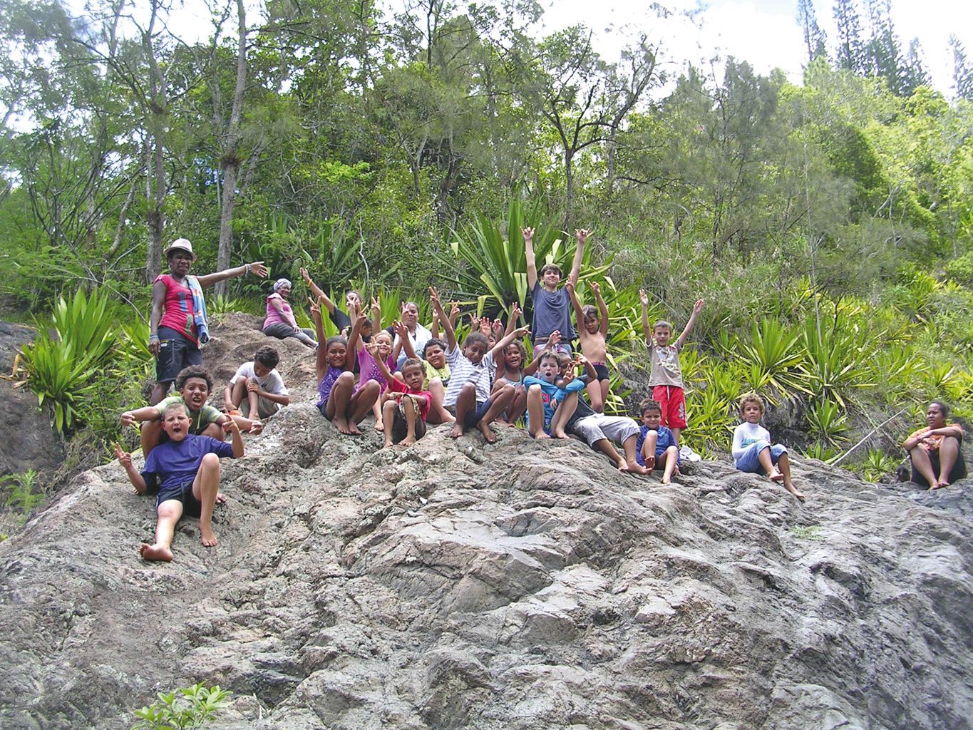 La Foa, cette semaine. Les enfants se sont rendus aux cascades de la tribu de Koindé où ils ont pu apprécier le contact avec l'eau avant de revenir au centre, des images plein la tête.