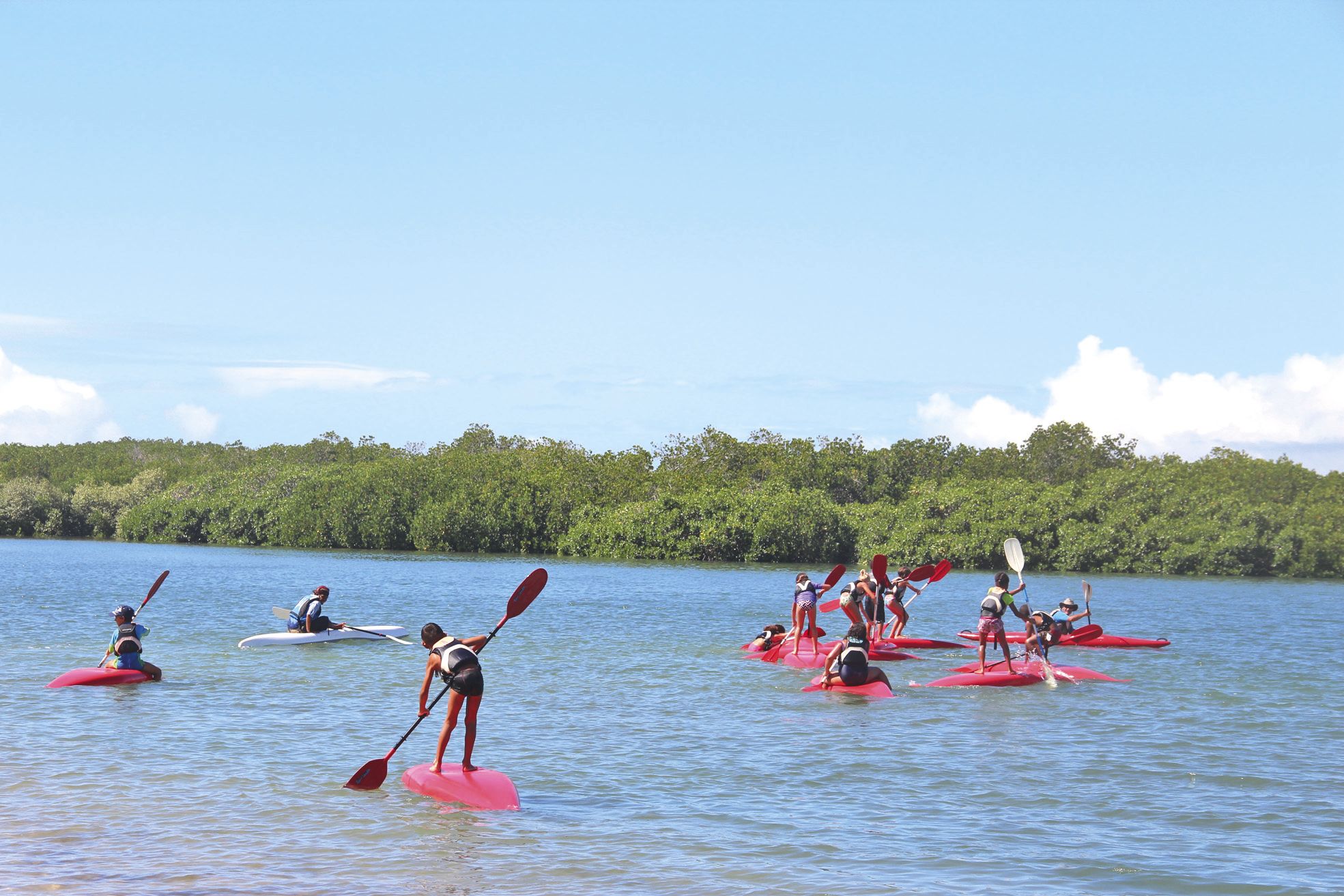 Un travail d'équilibriste était proposé aux enfants lors de l'initiation au kayak.