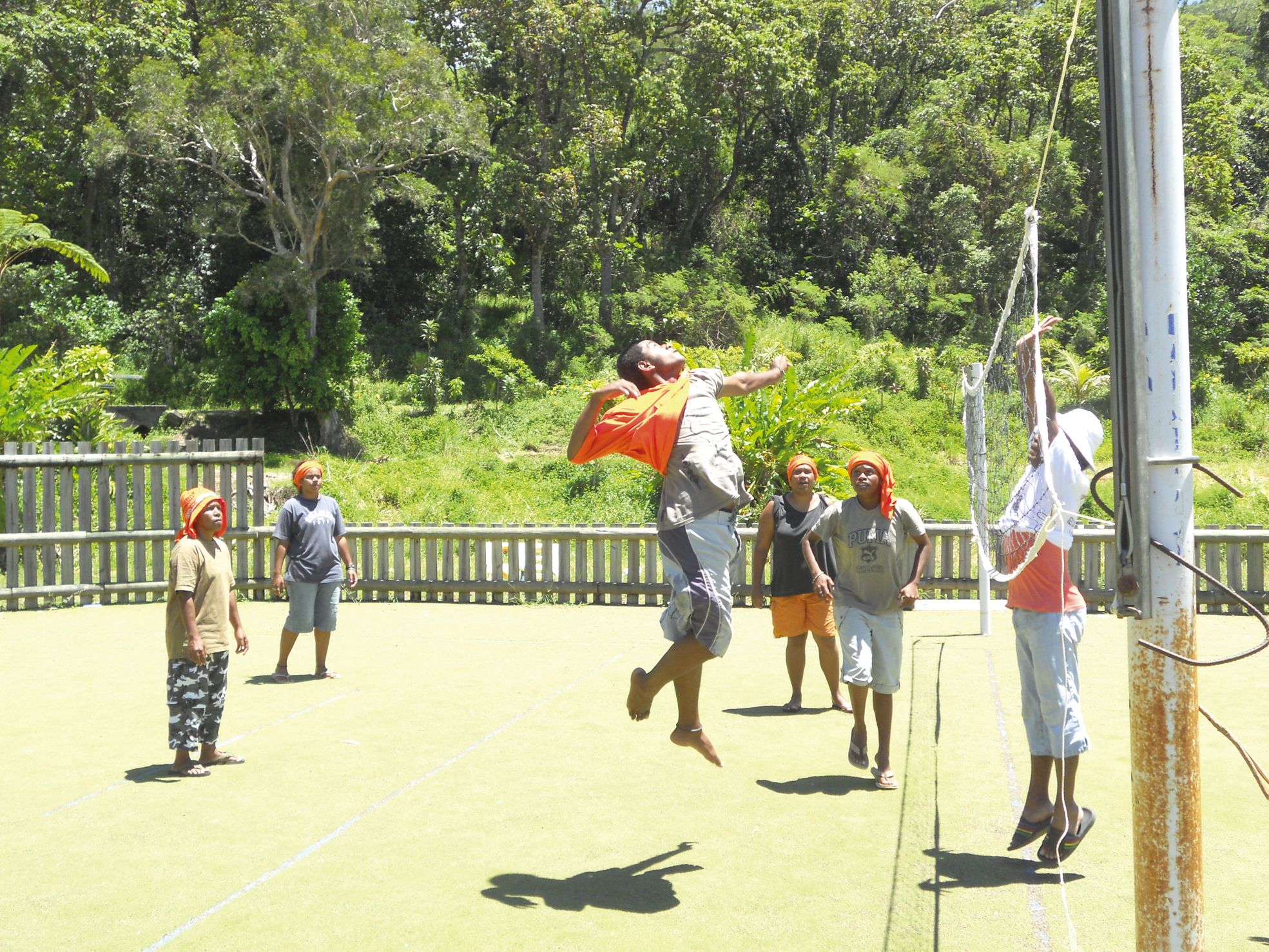 La Foa. En 2015, les Jeux intertribus ont été organisés au centre du village. C'est la tribu de Oui-Poin qui avait  remporté le trophée.