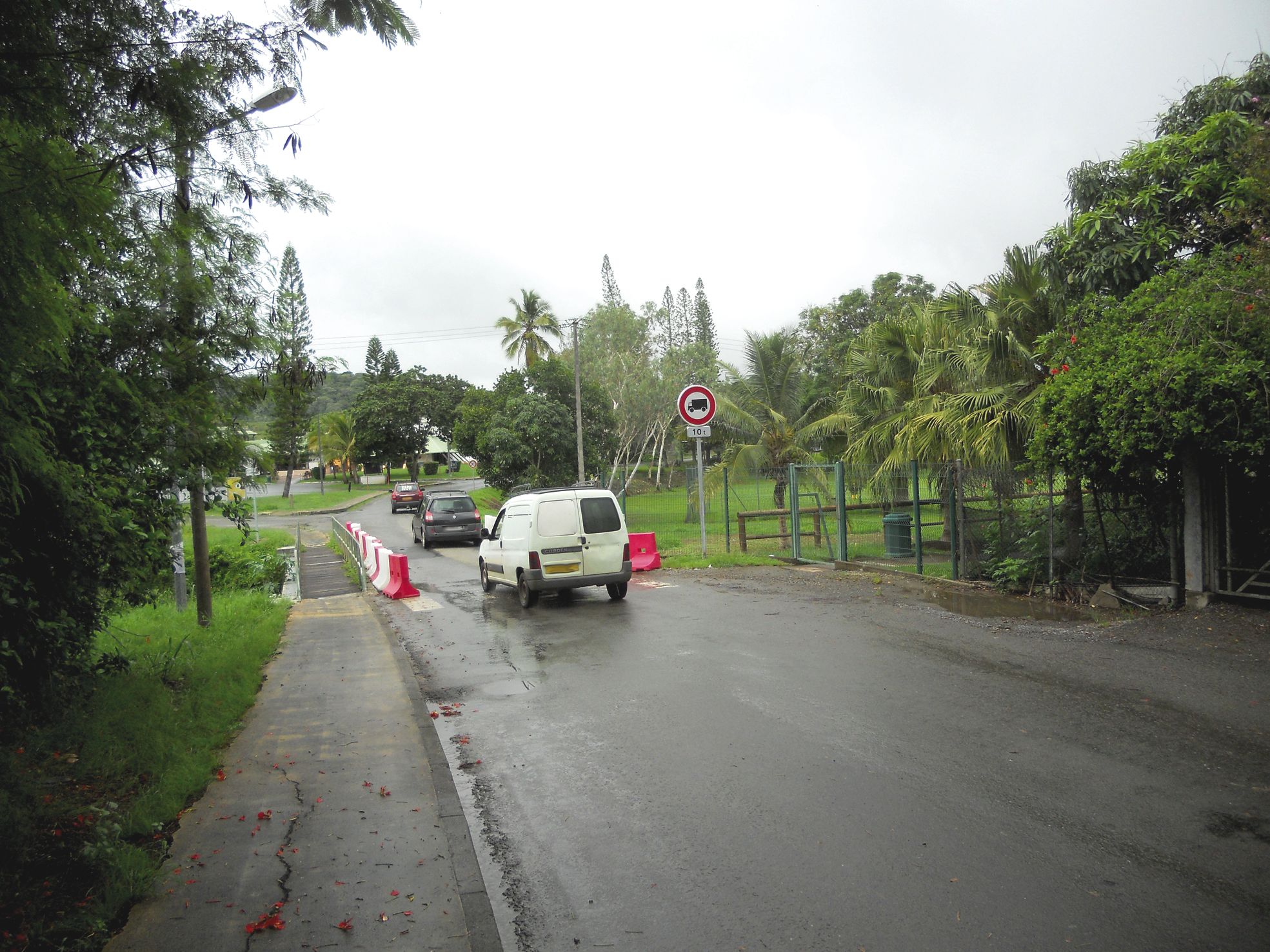 Les premiers travaux se feront sur le pont Lenez qui sera totalement reconstruit pour permettre une circulation  dans les deux sens et l'installation de trottoirs pour les piétons.