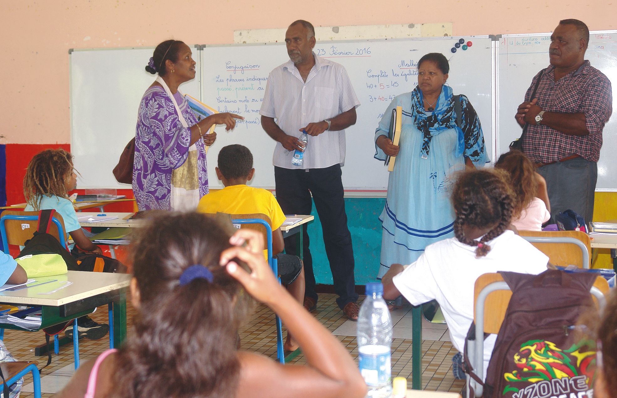 Ecole de Tadine, mardi 23 février. La délégation est venue à la rencontre des enseignants dans leur classe pour recueillir les impressions sur la rentrée.