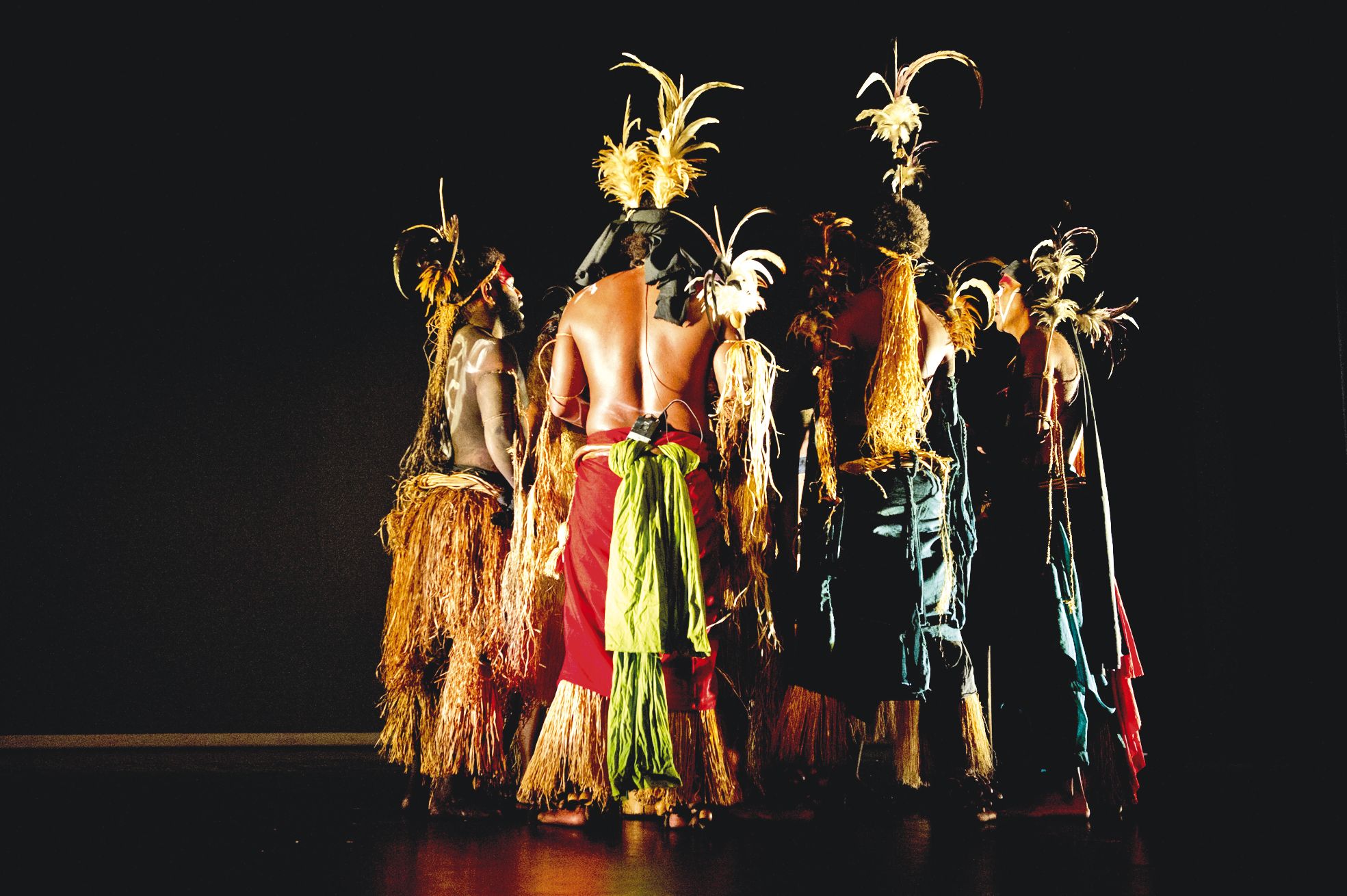 Présentée du 22 au 24 avril, Xötr, la nouvelle création de la troupe de Wetr (danse et chant), s'intégrera notamment  dans le cadre d'un week-end culturel du district de Wetr.