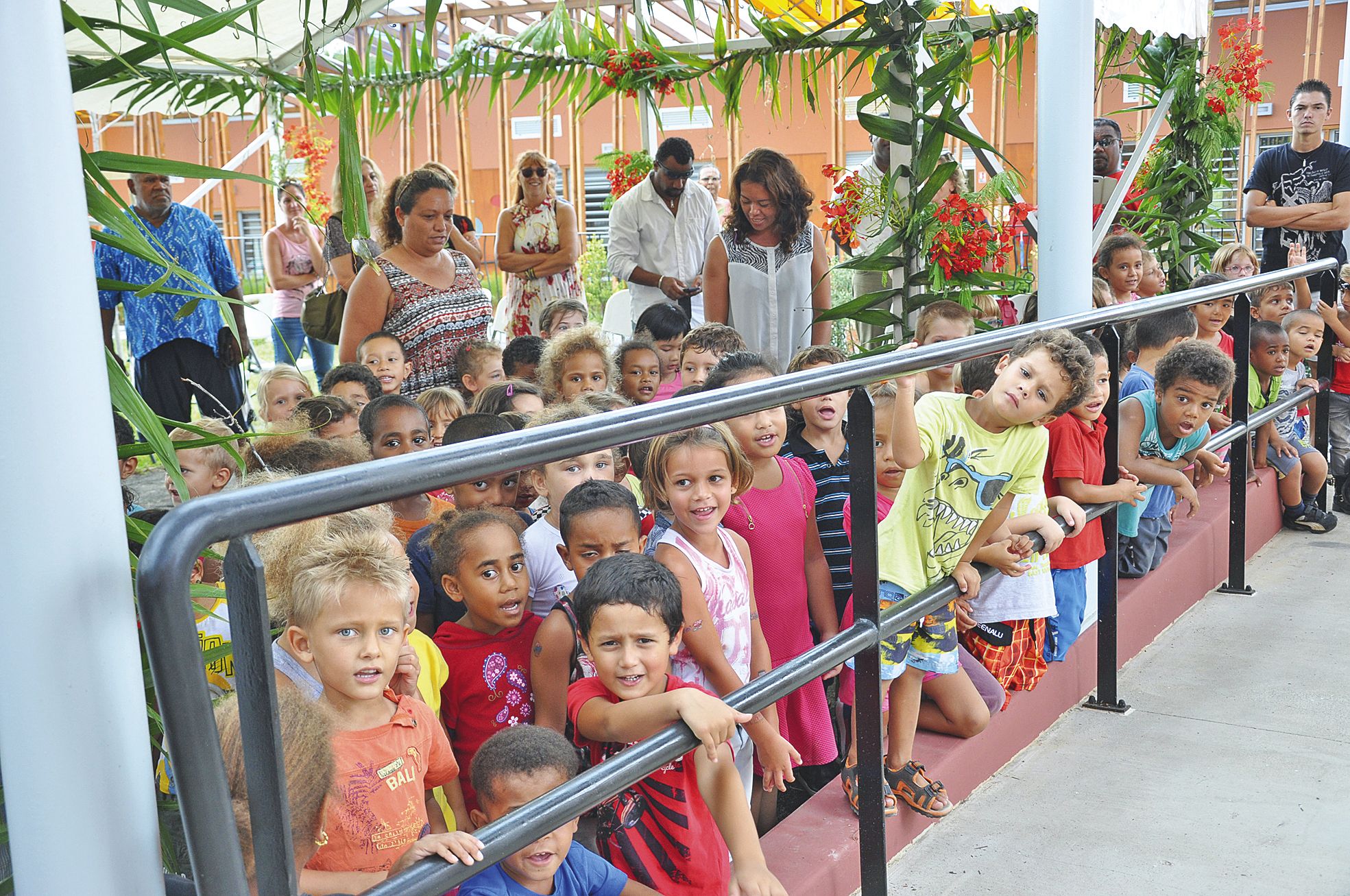 Koumac, mercredi 9 mars. Les enfants de grande section de maternelle ont interprété l'hymne calédonien.