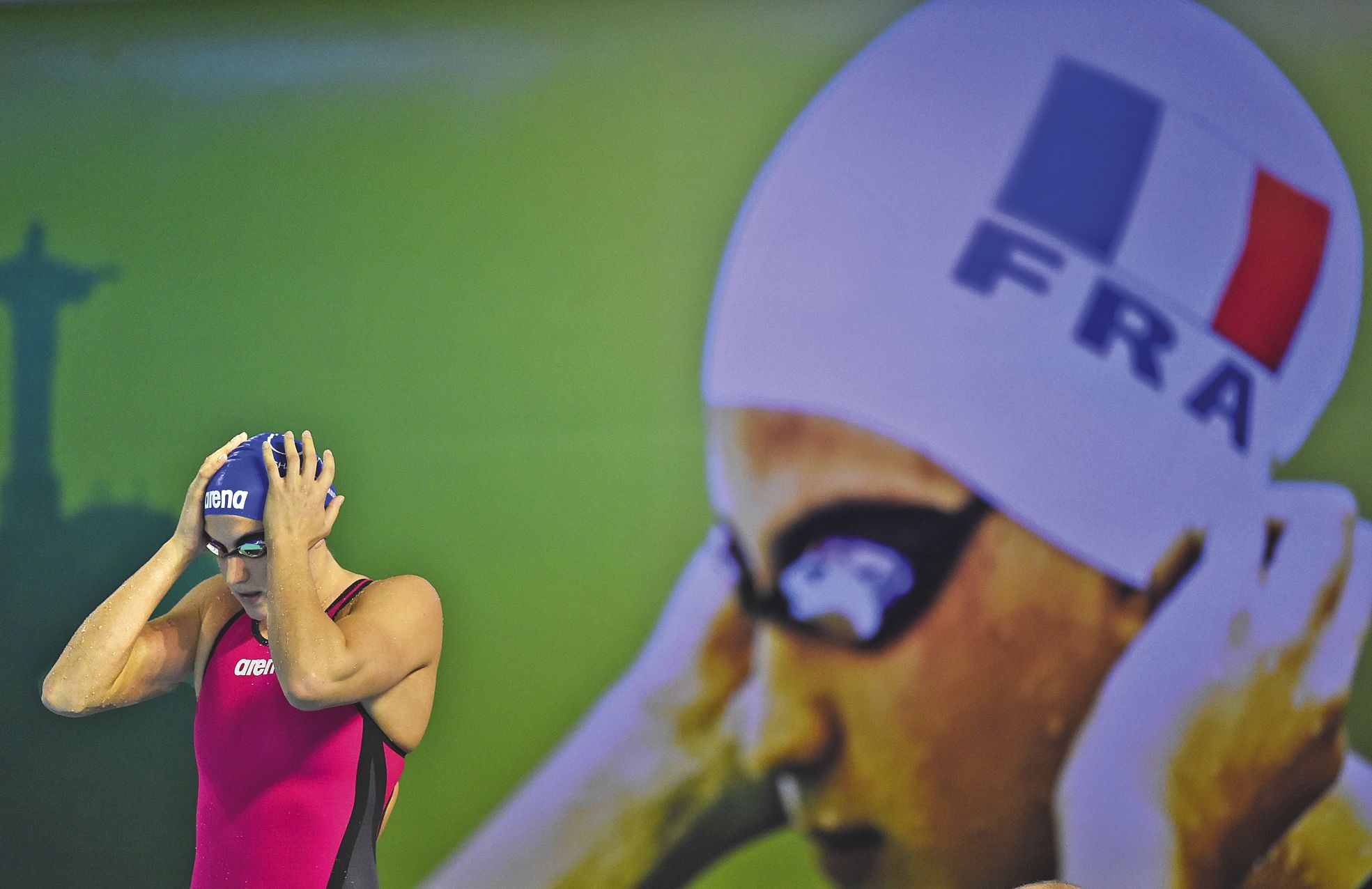 Montpellier, le 30 mars. Petite déception pour Charlotte Bonnet, 21 ans, qui a terminé seulement deuxième du 100 m brasse derrière Fanny Deberghes, 22 ans.