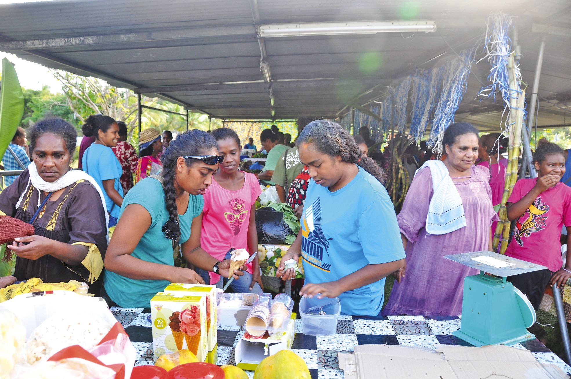Toutes les générations se mobilisent pour la réussite du marché.