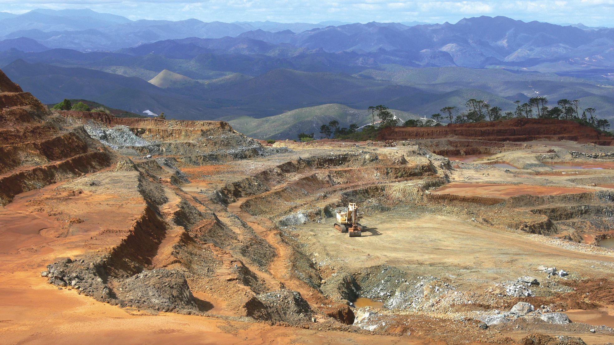 Une mine moderne : la mine Alpha à Tiébaghi.