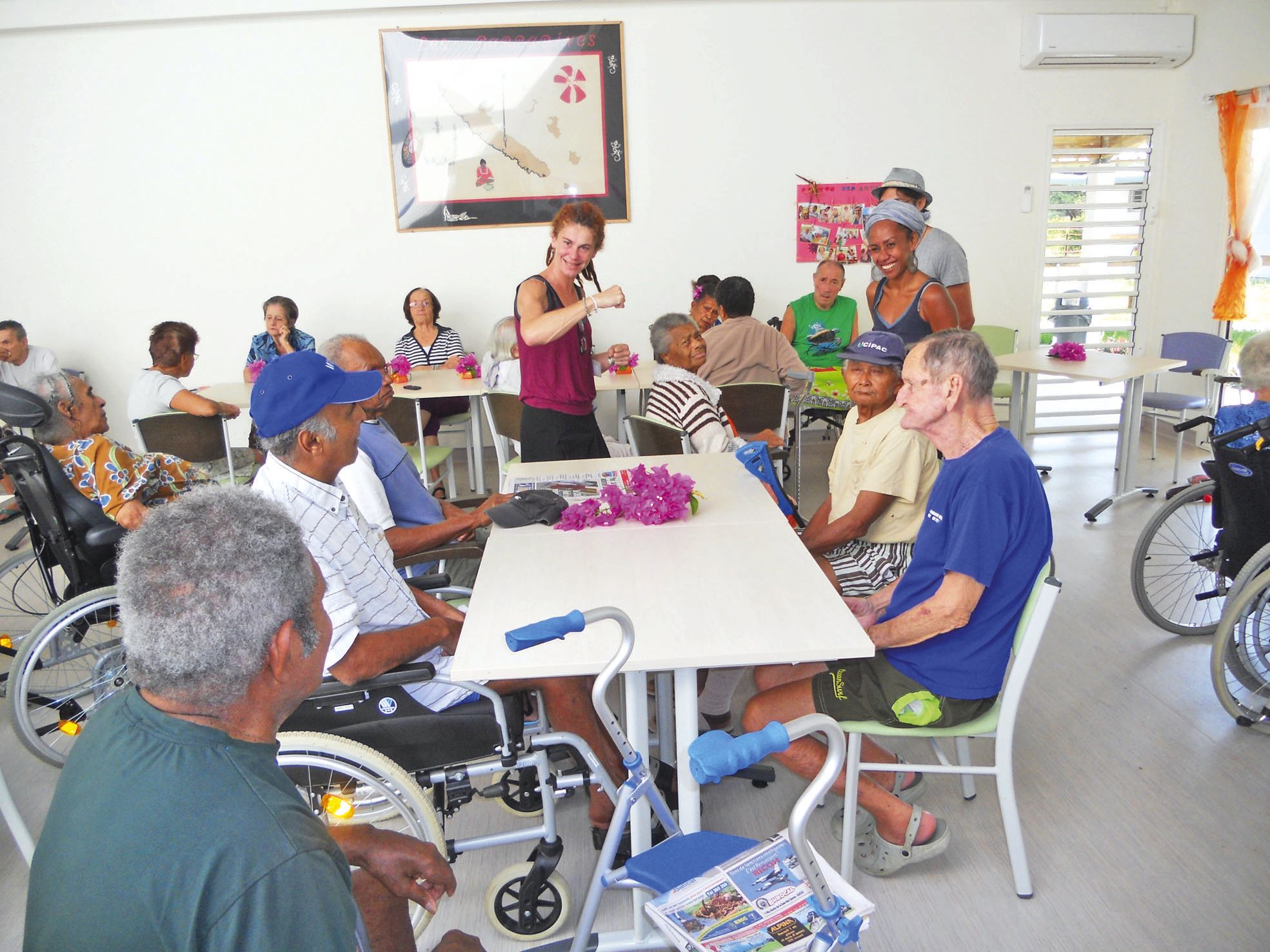 Jeudi matin, l'artiste a rendu visite à la résidence pour personnes âgées Les Barbadines.