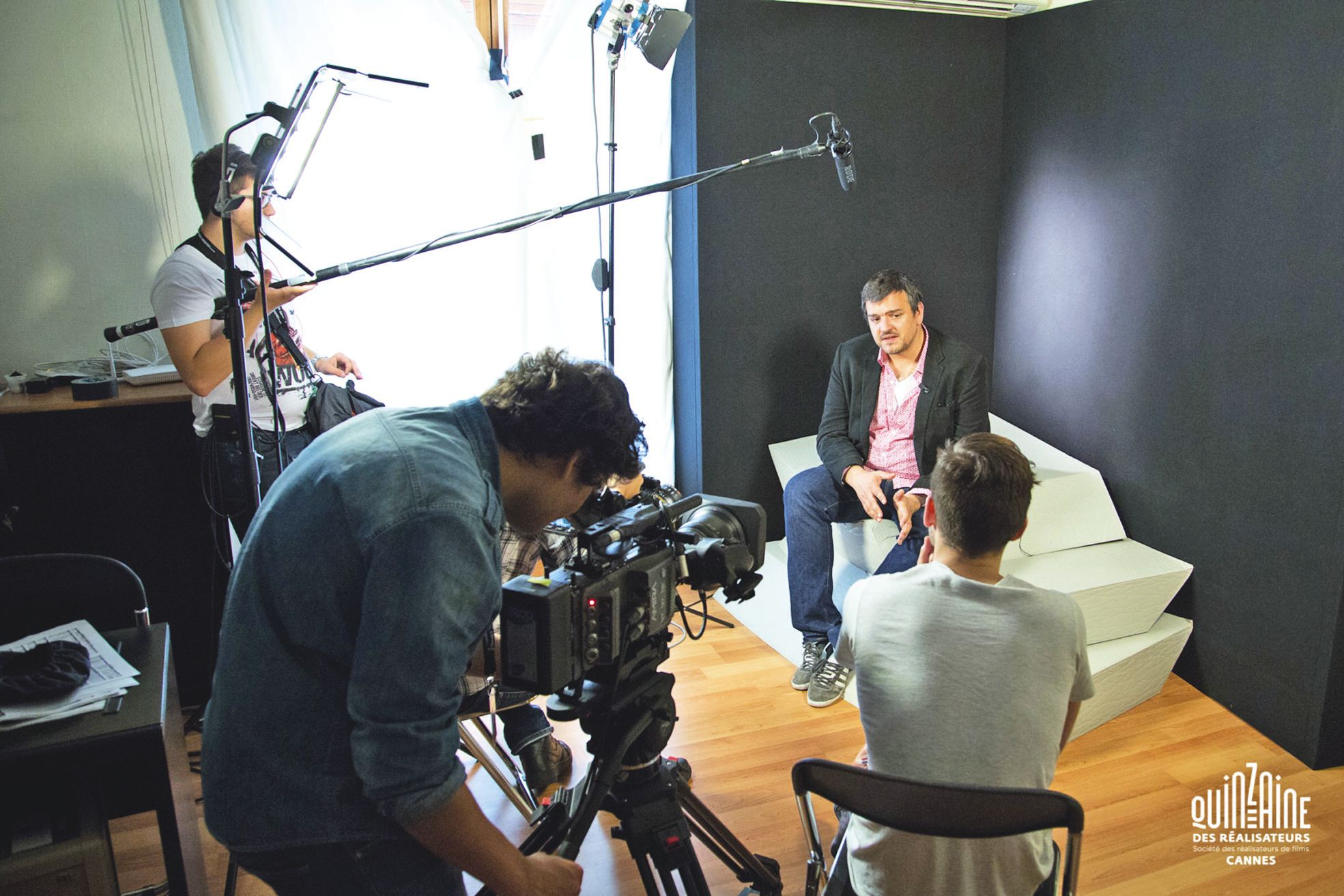 A Cannes, c'est un véritable marathon des médias auquel a été soumis Sacha Wolff.  Et la moisson a été bonne, puisque jusqu'à présent les critiques sont très bonnes.