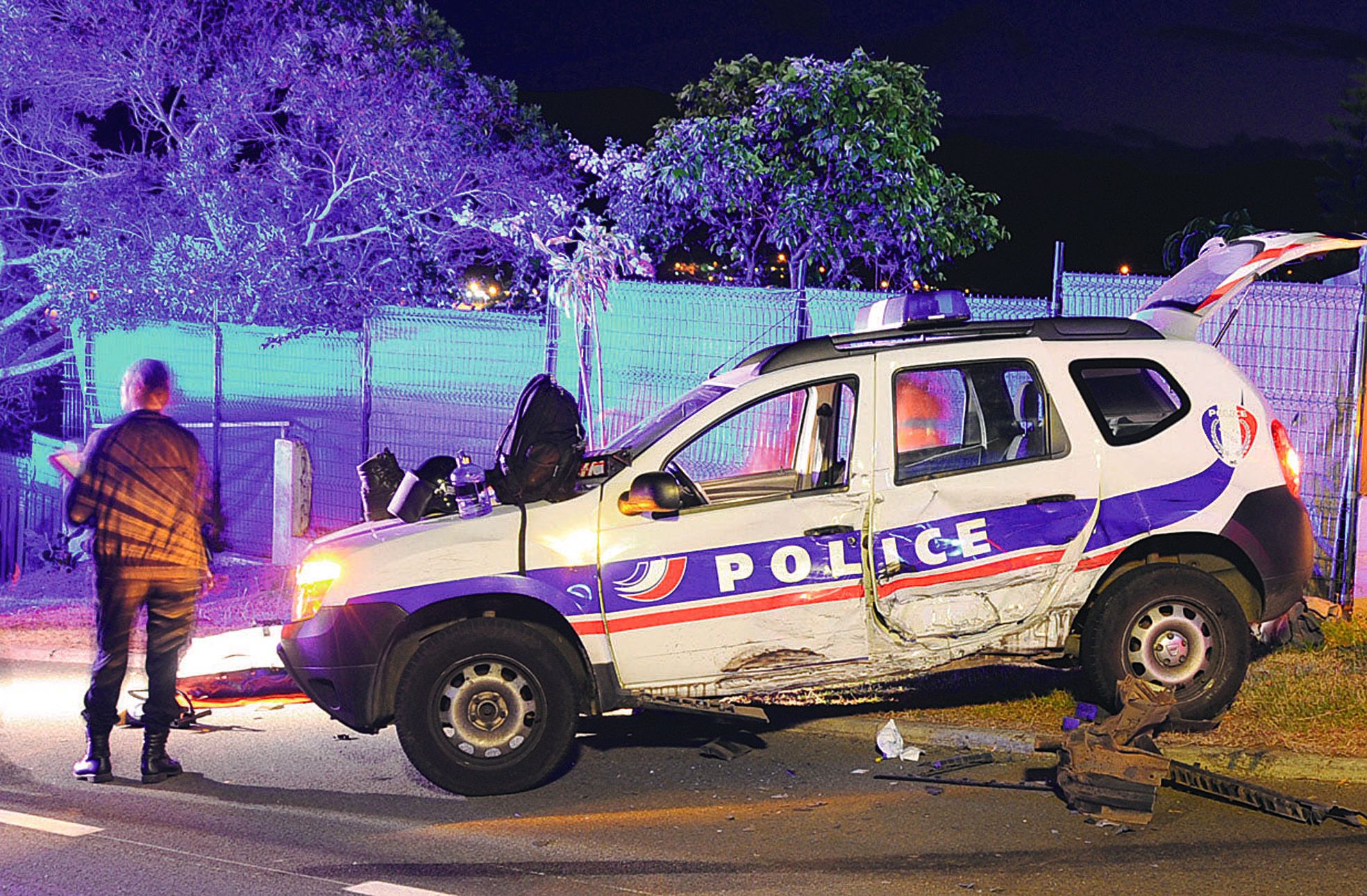 Dans la soirée du 12 au 13 novembre, l'équipe de voleurs va prendre tous les risques pour s'enfuir. Jusqu'à foncer délibérément et à toute vitesse dans une voiture de police, à Tina.
