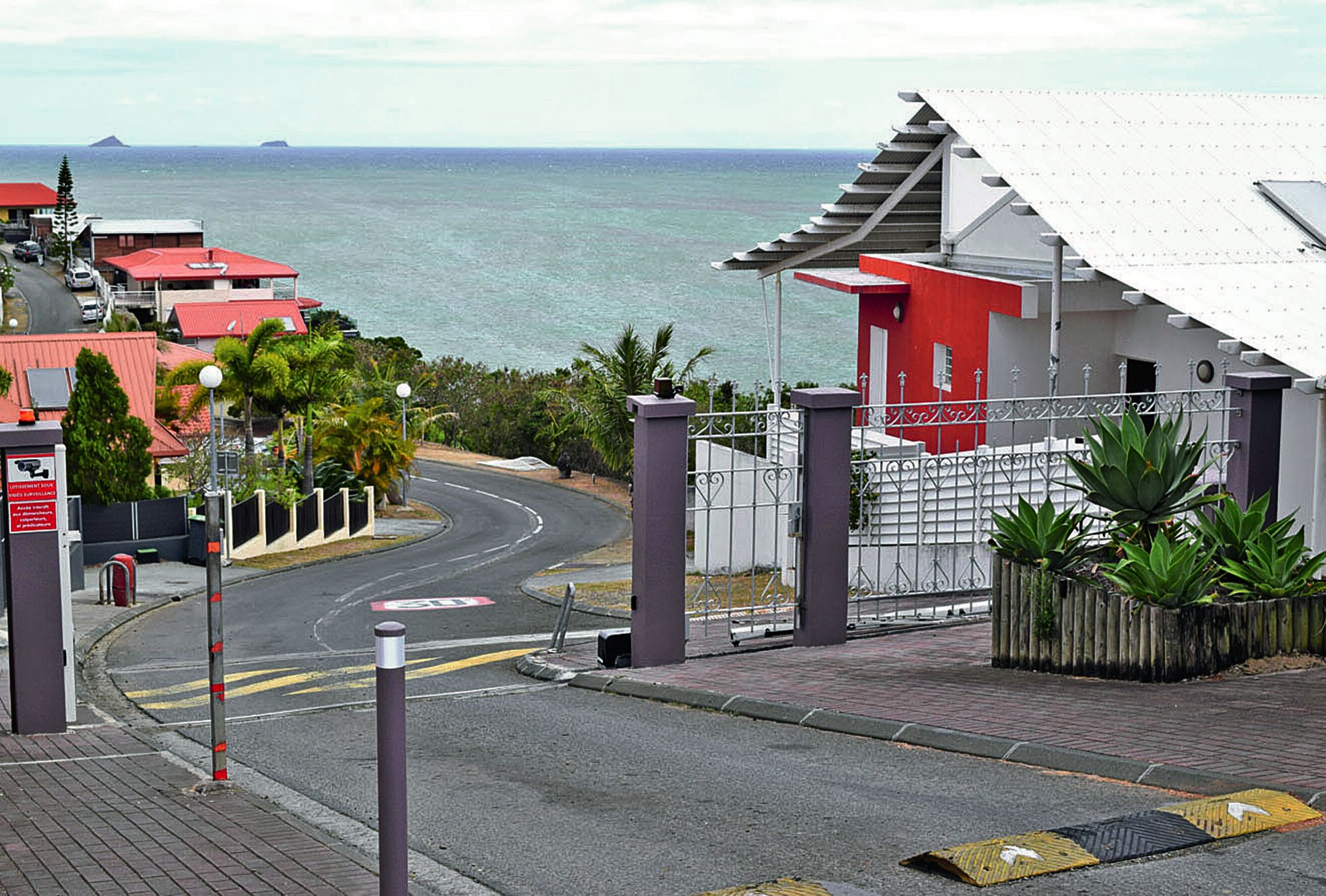 C'est dans la résidence Tina-Presqu'île que les fuyards  se sont retrouvés pris au piège, la police aux trousses.