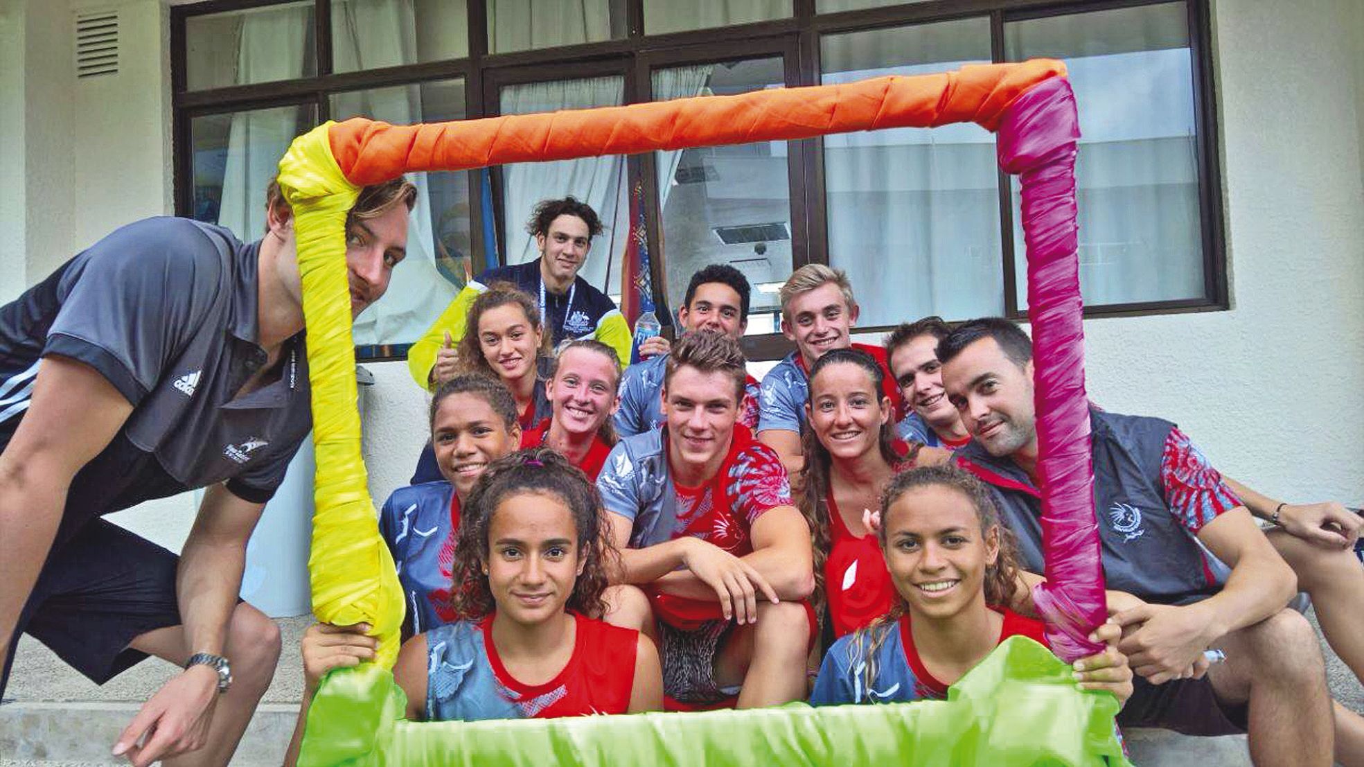 Suva, le 22 juin. Anaïs Toven (en bas à droite) et l'équipe de Calédonie ont ramené cinq médailles de Fidji.