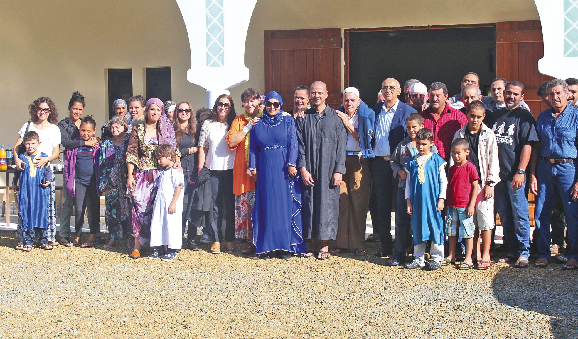 Bourail, mercredi 6 juillet. Les Arabes de Nessadiou, rejoints pas ceux de Koné  et de Nouméa, se sont réunis à la mosquée pour la prière de l'Aïid.