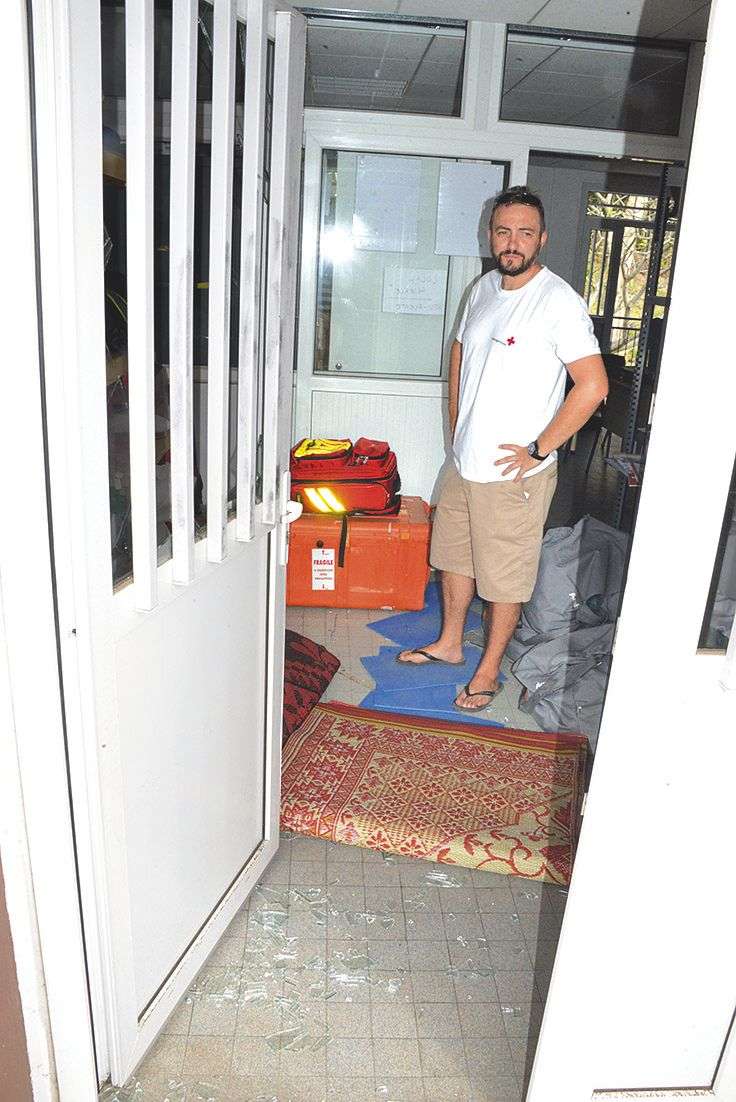 En deux nuits, les cambrioleurs ont fracturé deux portes et fait tomber les barreaux d’une fenêtre. « Ils étaient équipés, ils avaient repéré », estime Vincent Lepley. Si le coffre fracturé était presque vide, plusieurs ordinateurs ont disparu.