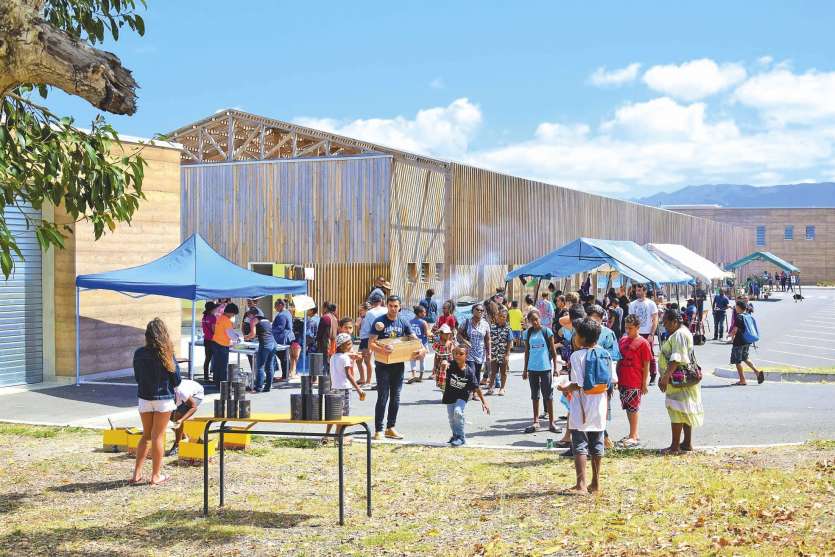 Les stands de la kermesse étaient variés : chamboule-tout, restauration, vente de plantes…