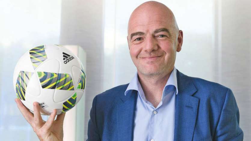 Dans l’univers du ballon rond, Gianni Infantino a d’abord été secrétaire général de la  confédération européenne (UEFA) de 2009 à 2016, bras droit du Français Michel Platini.