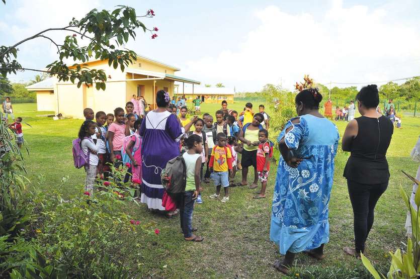 Traditionnel appel des élèves pour les écoles de Wakuarory lundi matin peu avant 7 h 30. La directrice a informé les parents d’une  nouvelle organisation liée à une baisse d’effectifs. En cause, la chute de la natalité entraînant une diminution des entrée