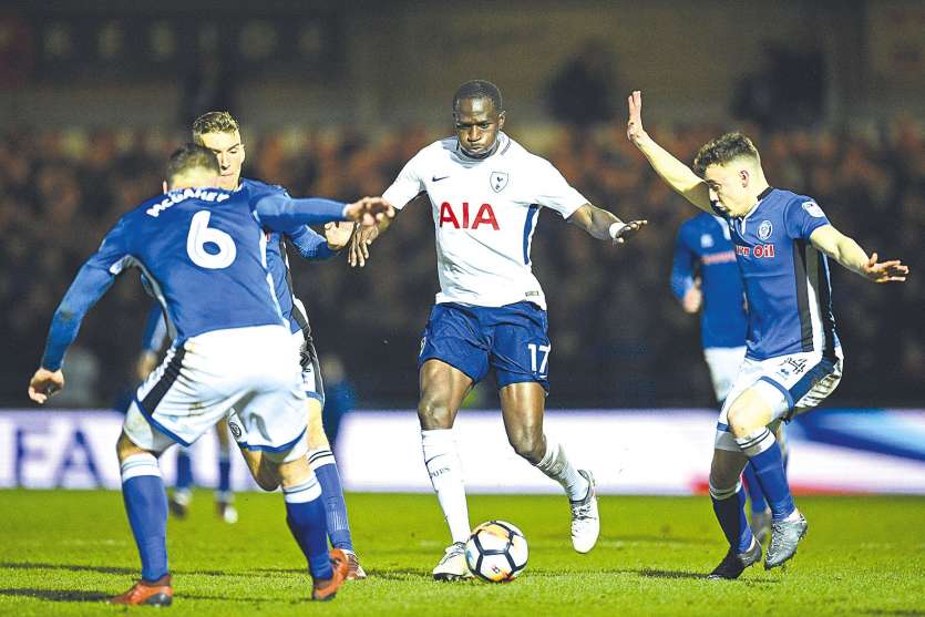 Moussa Sissoko, 28 ans, formé au Red Star puis à Toulouse, joue à Tottenham  depuis deux ans. Avec la France, il a joué le Mondial 2014 et l’Euro 2016. 