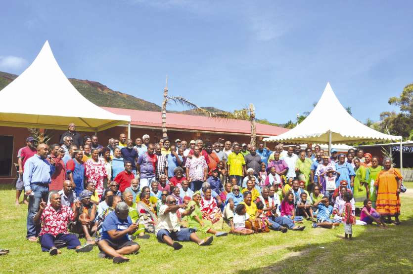 Les diacres de l’Église protestante de Kanaky Nouvelle-Calédonie sont accompagnés de leurs familles.