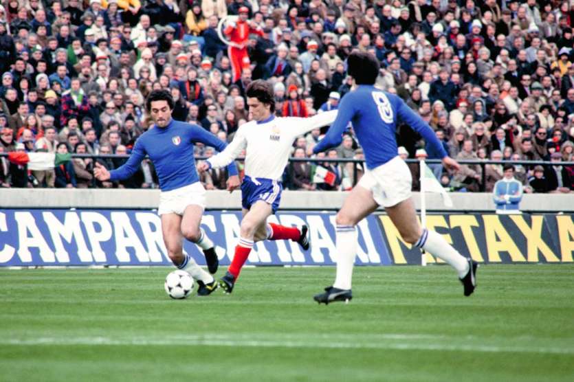 Henri Michel (en blanc), ici contre l’Italie lors de la Coupe du monde de 1978 compte  58 sélections (1967-1980) chez les Bleus, dont il a porté dix fois le brassard de capitaine.