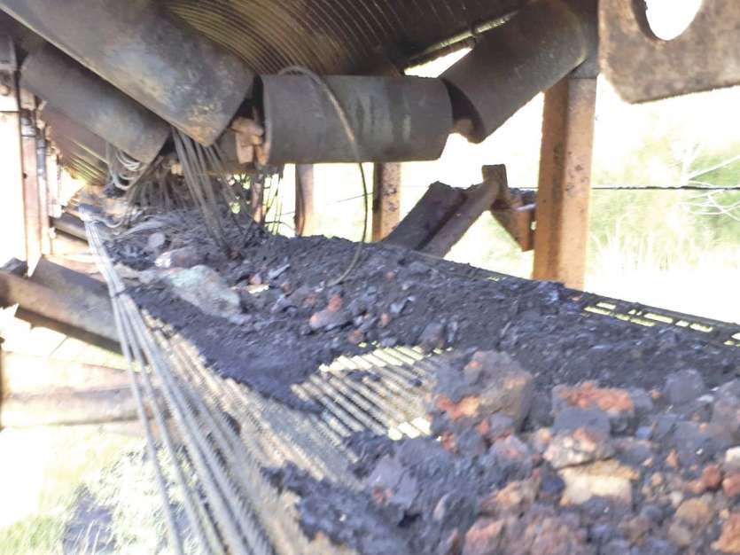 Une soixantaine de mètres du convoyeur de minerai ont brûlé. Photo DR