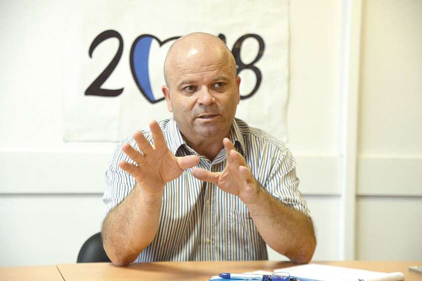 Aux yeux de Philippe Blaise, les acquis sociaux des Calédoniens ne résisteraient pas à une diminution du produit intérieur brut et des budgets des collectivités.Photo Thierry Perron