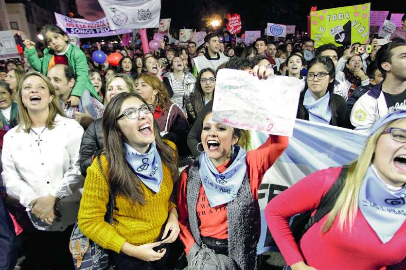 Pro et anti ont beaucoup manifesté ces derniers jours. D’après diverses ONG, 500 000 avortements illégaux sont pratiqués chaque année en Argentine.Photo AFP