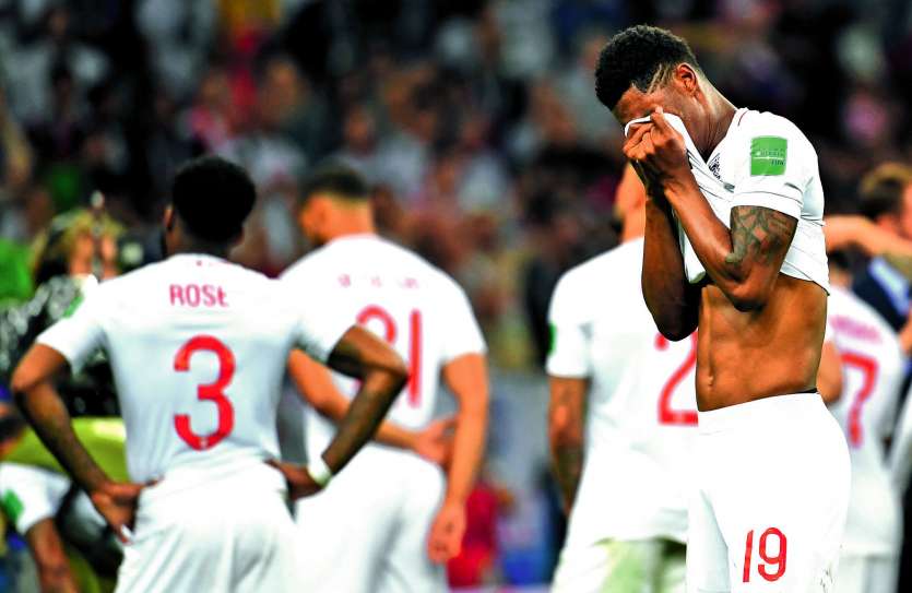 L’attaquant anglais, Marcus Rashford en larmes, après l’élimination de son équipe en demi-finale face à la Croatie, hier matin. AFP