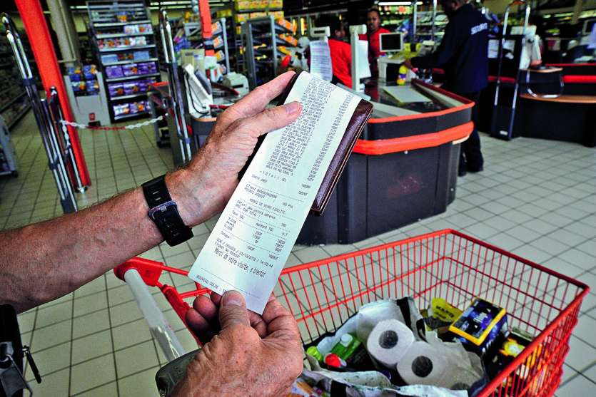 La TGC est normalement visiblement indiquée, taux par taux, en bas des tickets de caisse. La transparence est un des gains de la réforme. Photos Thierry Perron