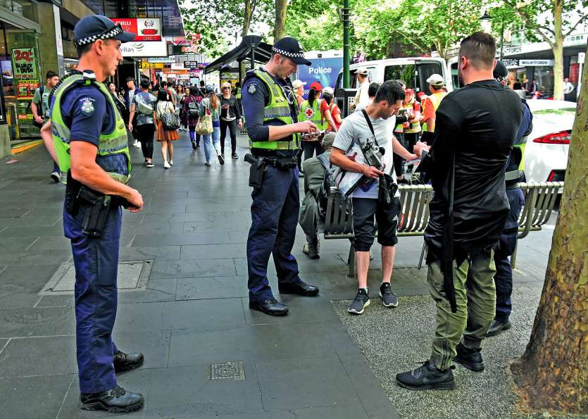 La police a demandé à la population d’éviter de se rendre dans le secteur, ajoutant cependant  qu’elle ne recherche pas d’autres suspects. Photo AFP