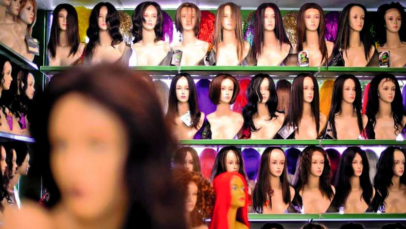 La prise en charge vaut pour les cheveux synthétiques. Les cheveux naturels, trop chers, restent à la charge des patients.Photo AFP