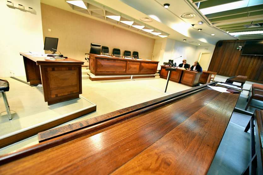 Lorsque la présidente a évoqué une possible schizophrénie, le prévenu n’a pas semblé être au courant de la chose. « C’est un truc avec des cachets, non ? » Photo archives LNC