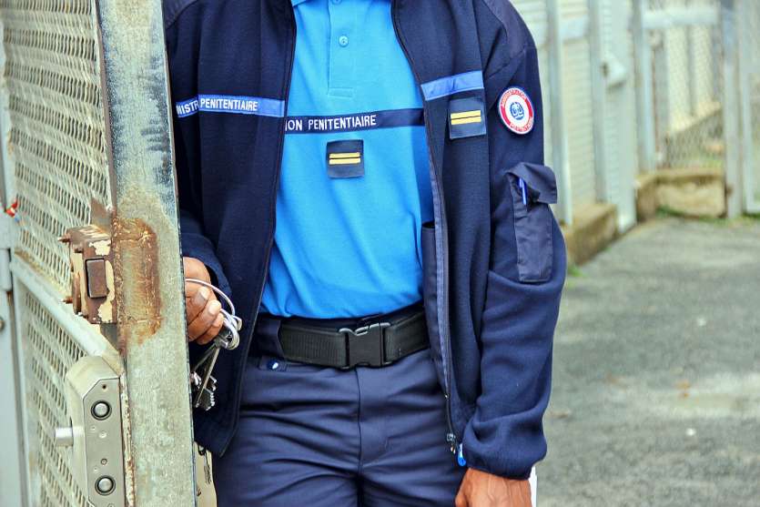 La justice a émis un mandat d’arrêt à l’encontre d’un des deux prévenus, absent à la barre. Archives LNC