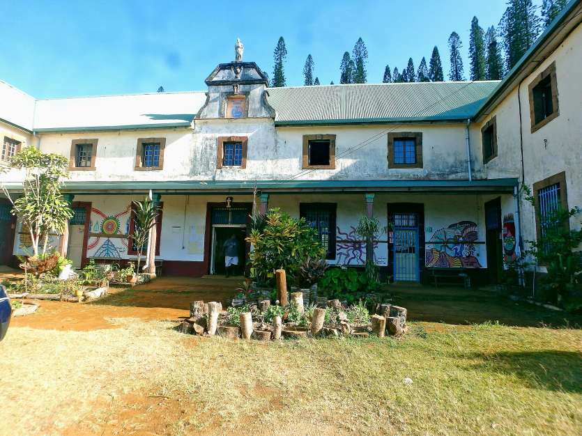 Le collège de Vao a subi plusieurs cambriolages et dégradations depuis le début de l’année. Photo D.R.